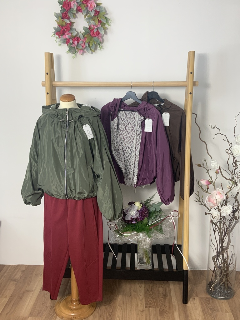 DA.H6.7132 Jacke mit Kaputze Größe bis 38